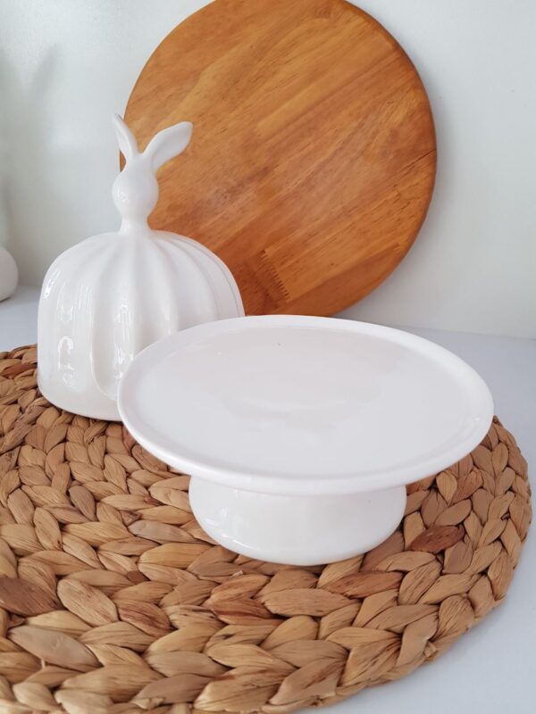 کیک خوری خرگوش