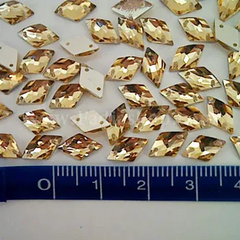 نگین لوزی ریز