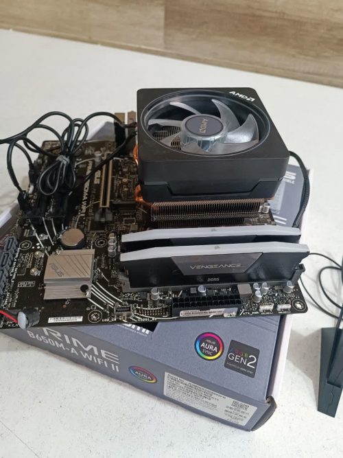 باندل حرفه ای AMD مدل RYZEN 9 7900 (در حد نو)