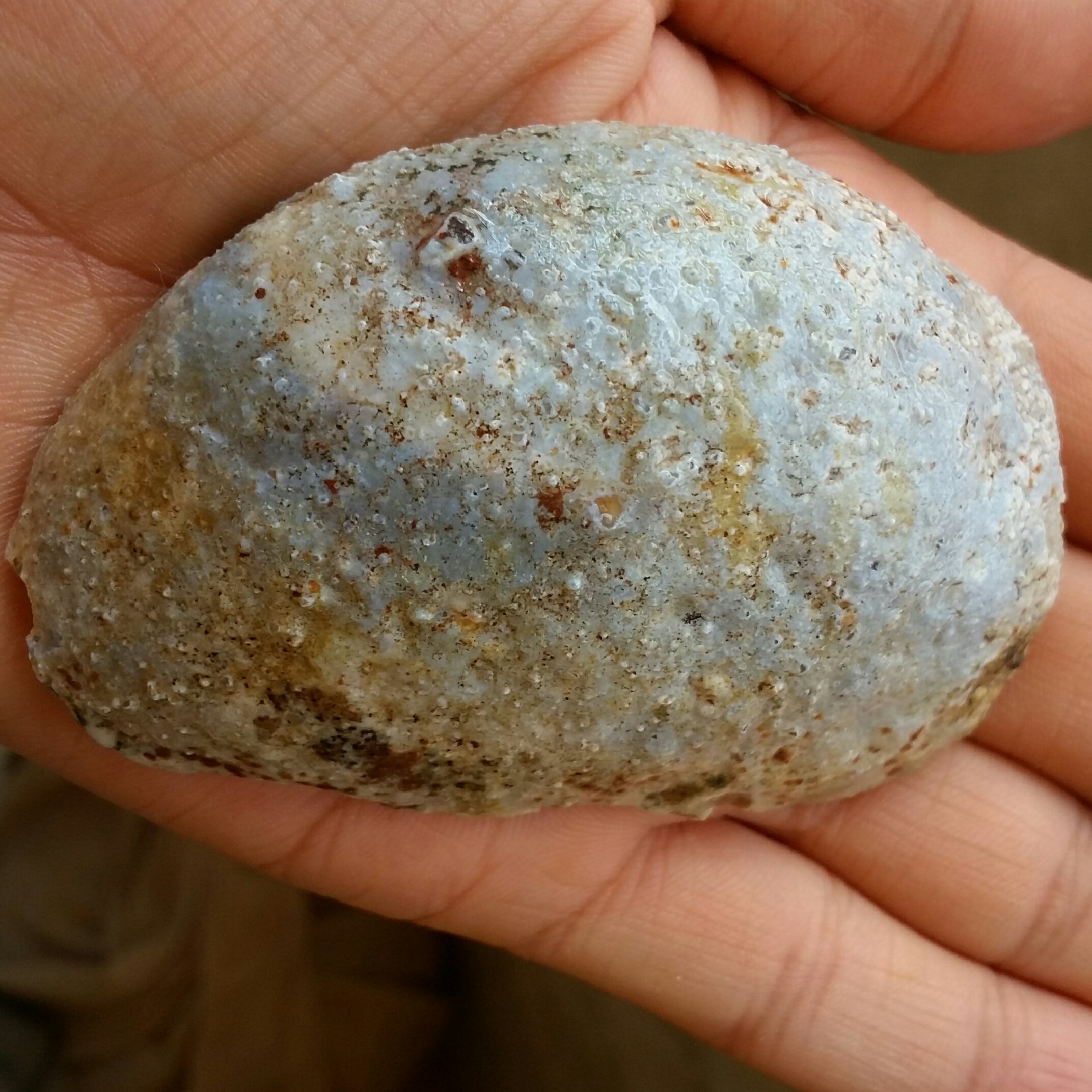 سنگ راف خام عقیق توپی دربسته برش نخورده 100 در 100 طبیعی سرشار از خواص شاهکار خلقت
با قابلیت ساخت چندین نگین دیدنی