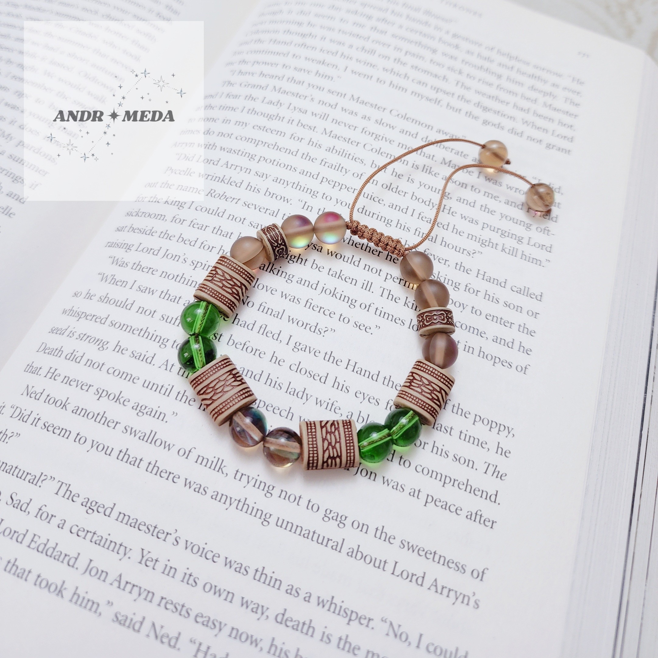 دستبند سنگ ماه(گالری آندرومدا)