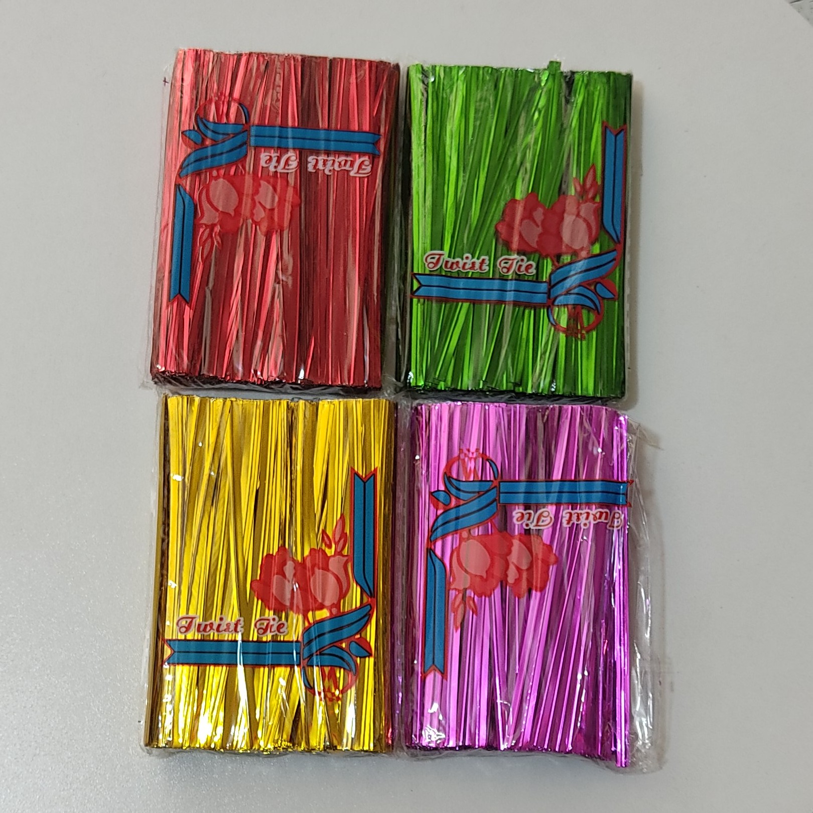 بست شکلات و آجیل بسته های حدود 250 عددی