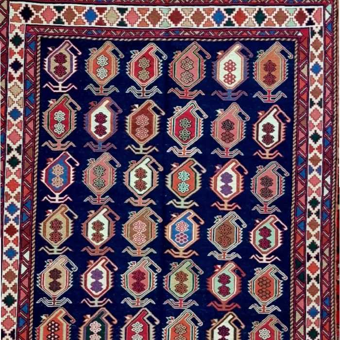 ورنی دستبافت عشایر آذربایجان  کاری ناب و عالی  بسیار ریز نقش و زیبا در ابعاد190 در 130