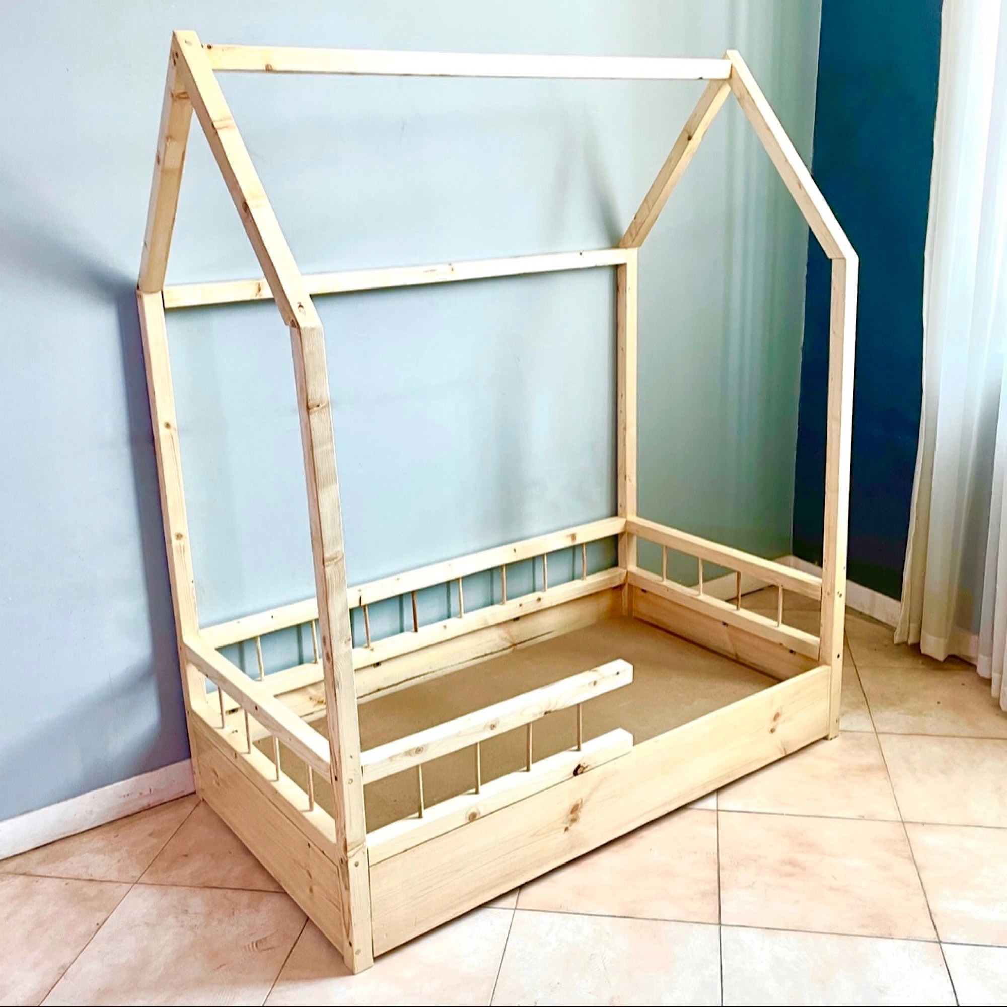 تخت خواب کودک و نوجوان روستیک دکور مدل خانه