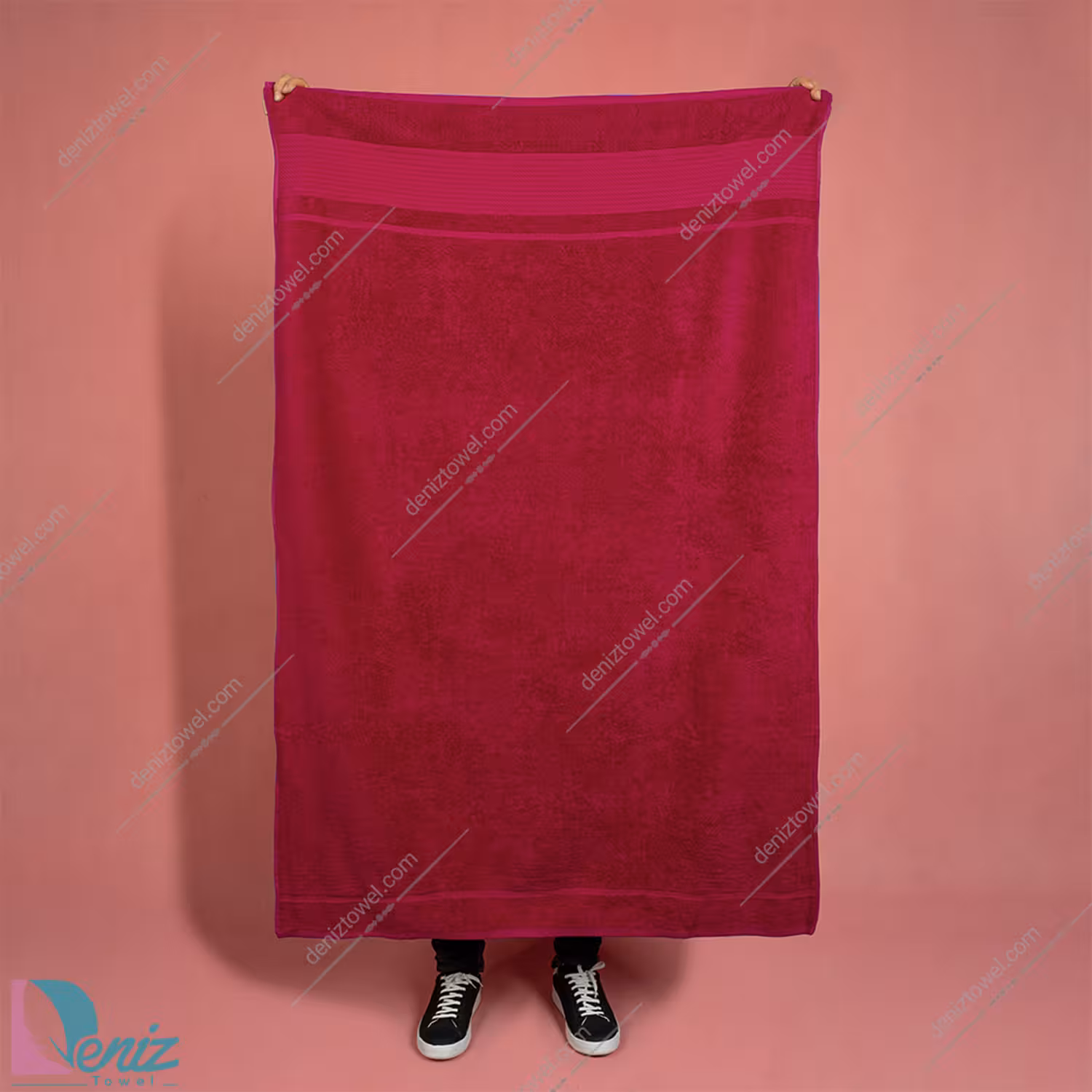 حوله حمامی طرح ژولیت رنگ زرشکی