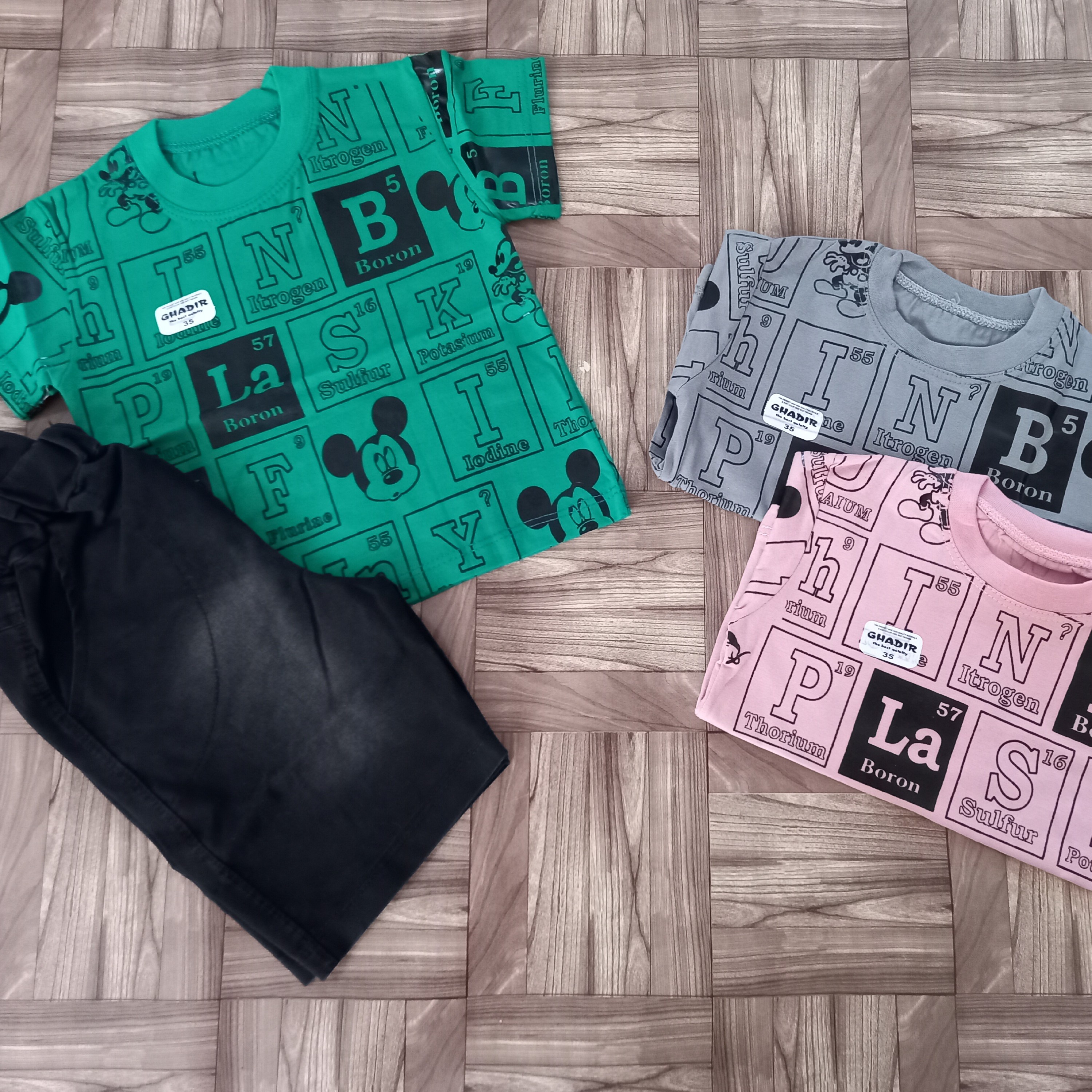 بلوز وشورت اسپرت شورت کار لی زغالی وبلوز نخ پنبه اعلا  رنگ طوسی سایز35