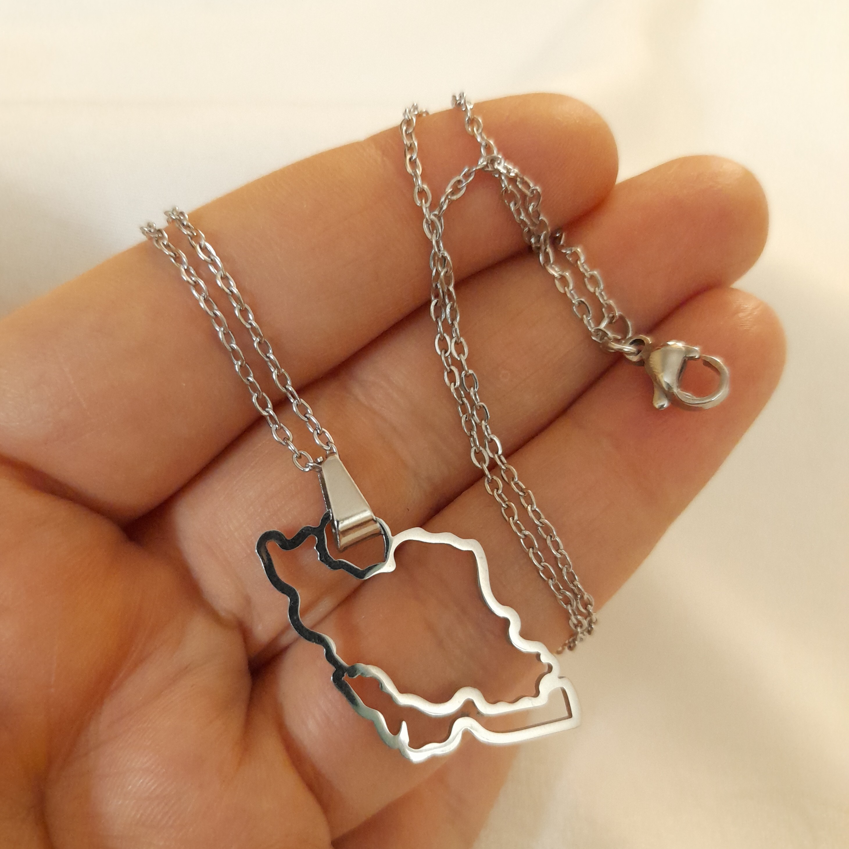 گردنبند استیل ایران رنگ نقره ای 