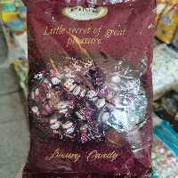 شکلات خارجی پینک با طعم قهوه و مغز خامه شکلاتی بسیار خوشمزه pink یک کیلو