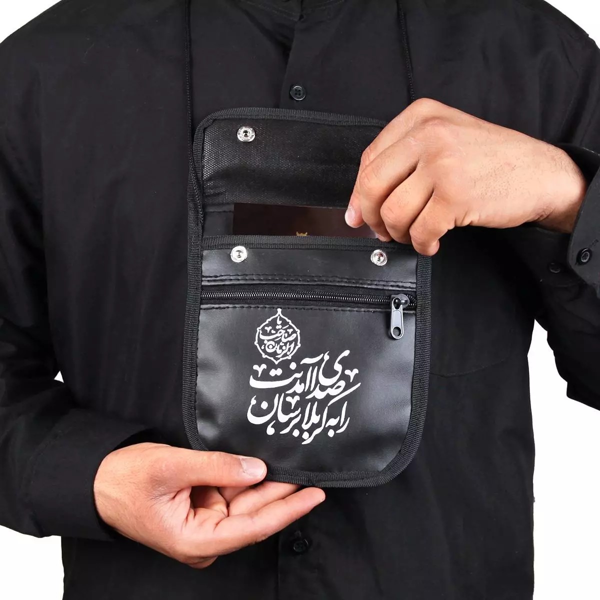 کیف گذرنامه چرم با شعار صدای آمدنت را به کربلا برسان یا صاحب الزمان

