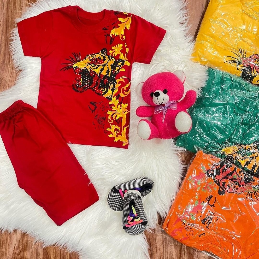 تیشرت شلوارک پسرانه طرح ببر گلدوزی شده  دارای  چهار رنگ سایزبندی35الی50  جنس پنبه سوپر