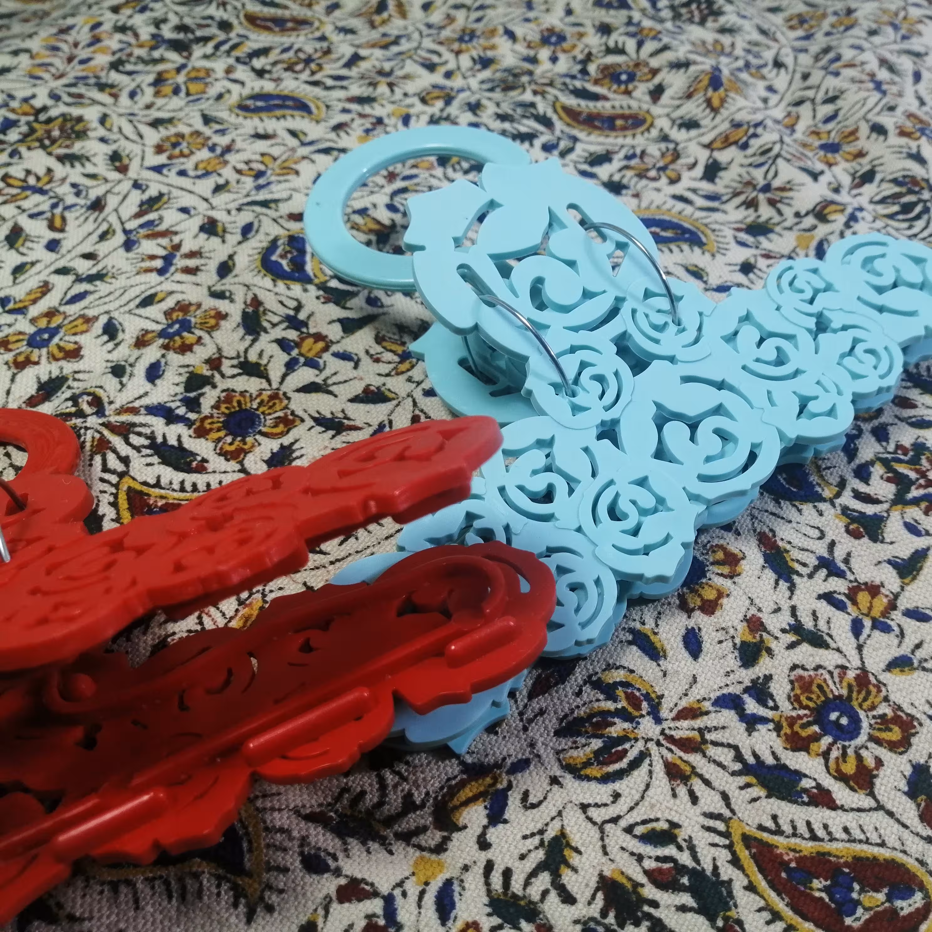 گیره حوله و دستکش اشپزخانه