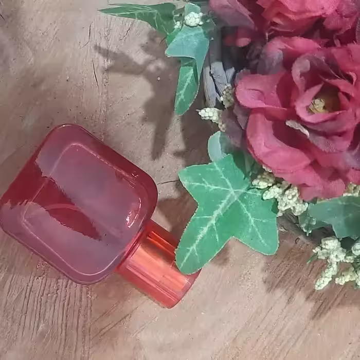 عطر اورتوپاریسی-مگامار اسپری افشان(ده گرمی)