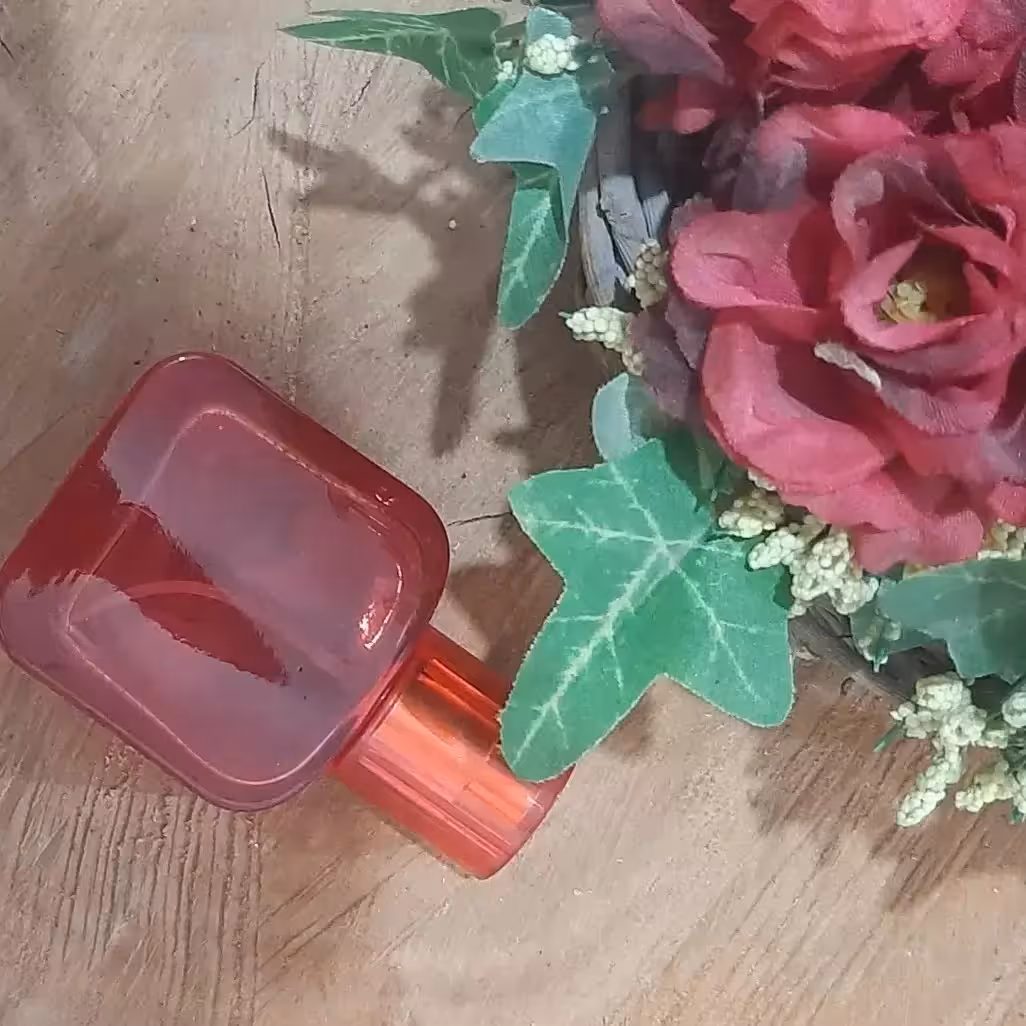 عطر اورتوپاریسی-مگامار اسپری افشان(ده گرمی)