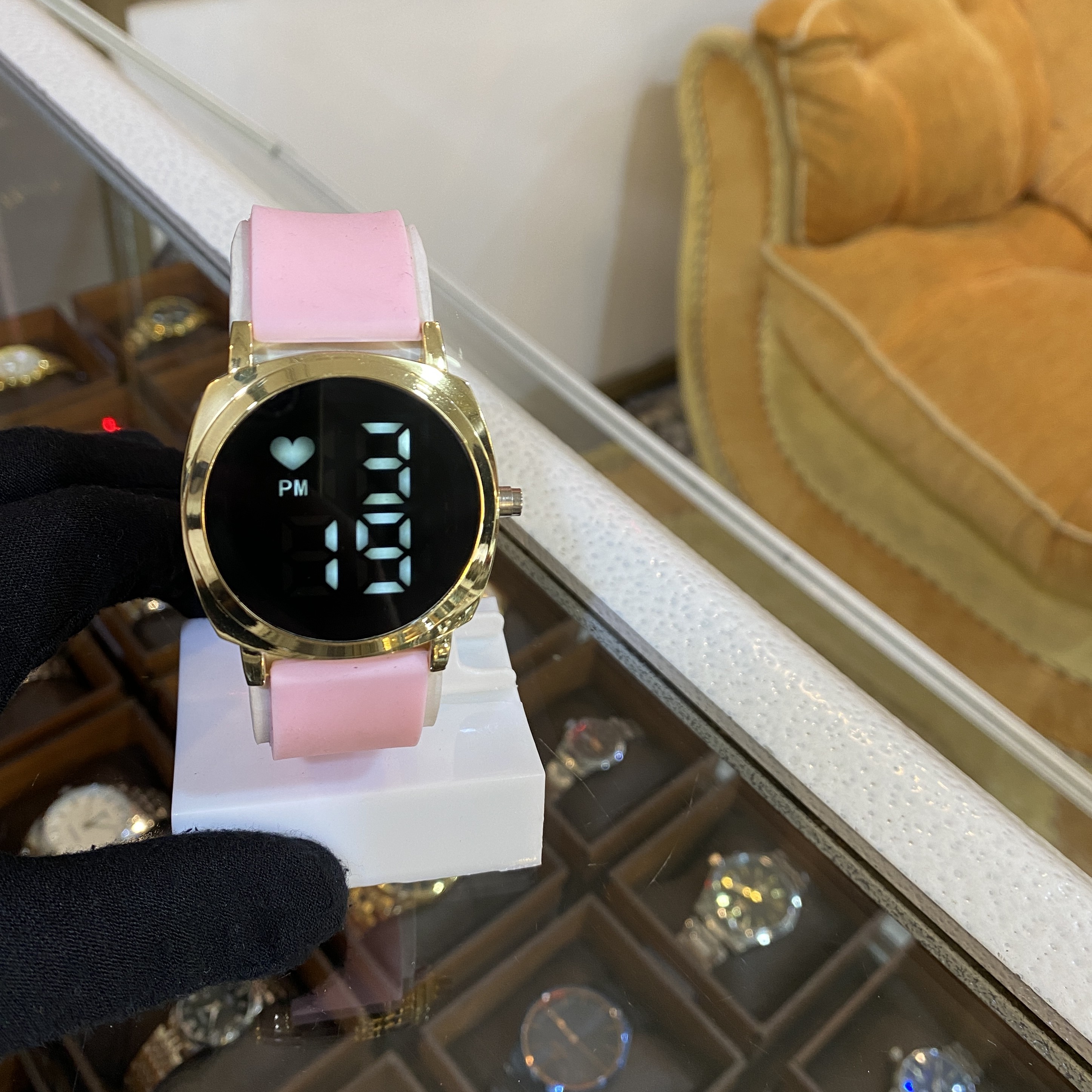 دخترانه و زنانه ال ای دی طرح اپل واچ