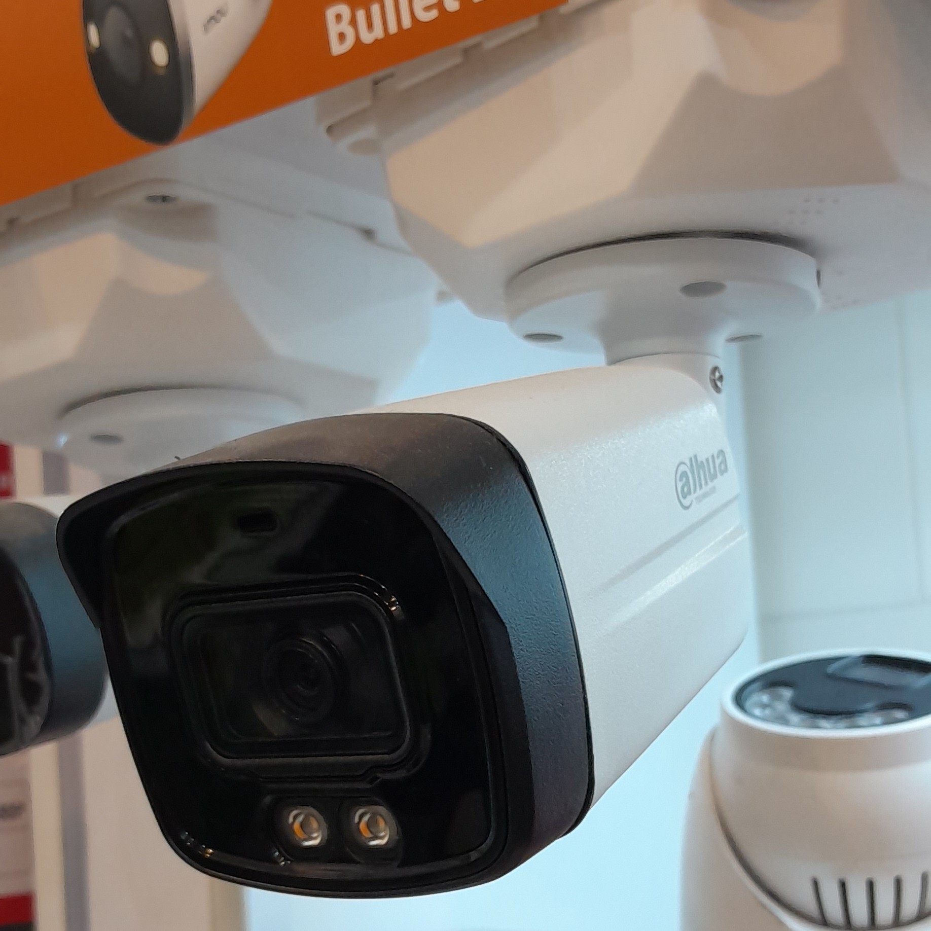 دوربین مداربسته داهوا 5 مگاپیکسل مدل HFW1509-tlmp-LED