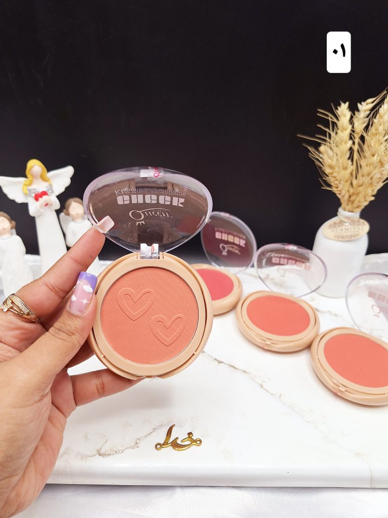 رژ گونه دایره ای طرح قلب مینی کوئین Mini Queen کد MQ 136B