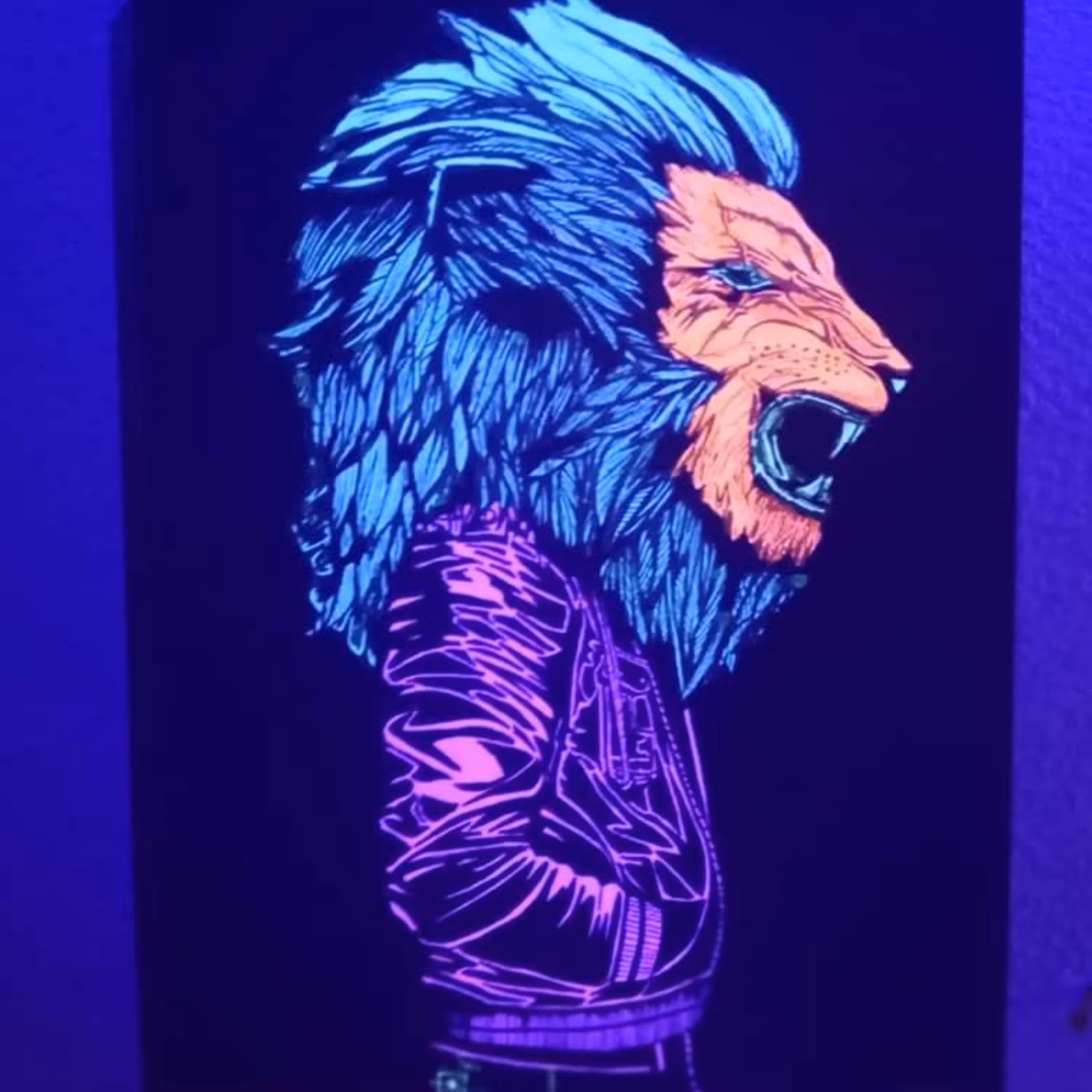 تابلو بلک لایت با طرح شیر سایز 70 در 100 سانتی متر Blacklight