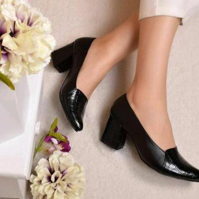 کفش پاشنه دار