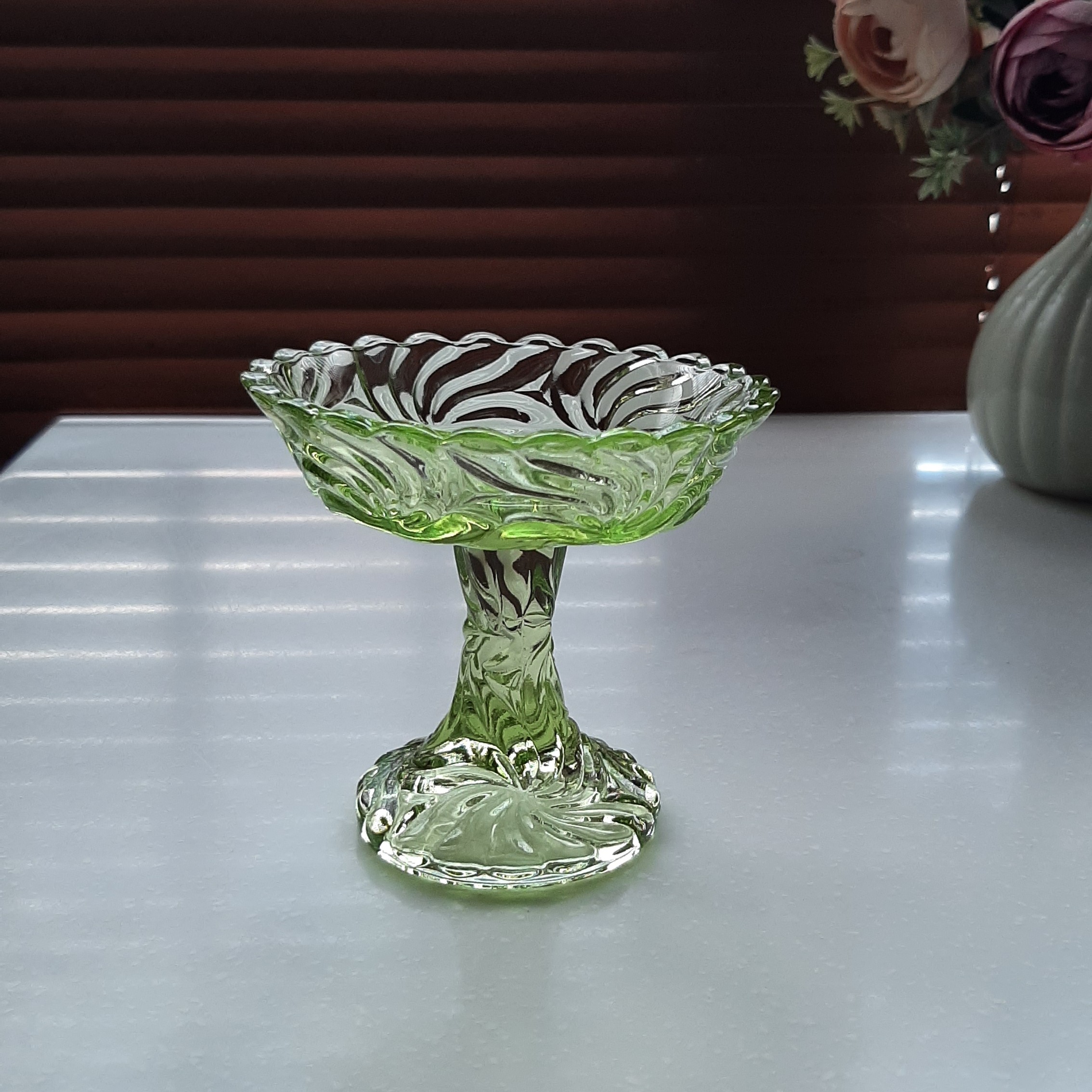 بستنی خوری بلور آنتیک طرح دوپیچ رنگ بیدی (بسته یک عددی)