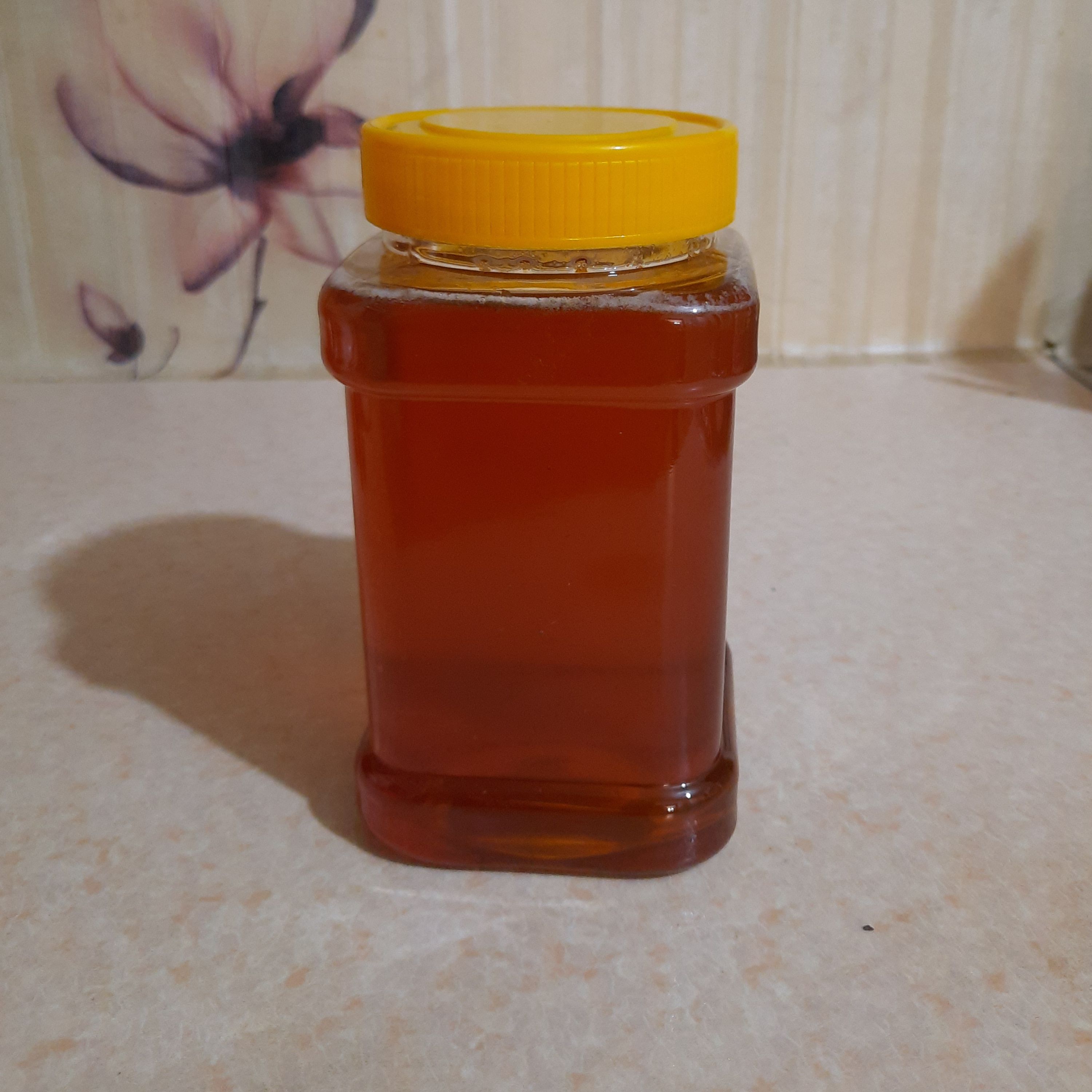 عسل یک کیلویی با موم و بدون موم