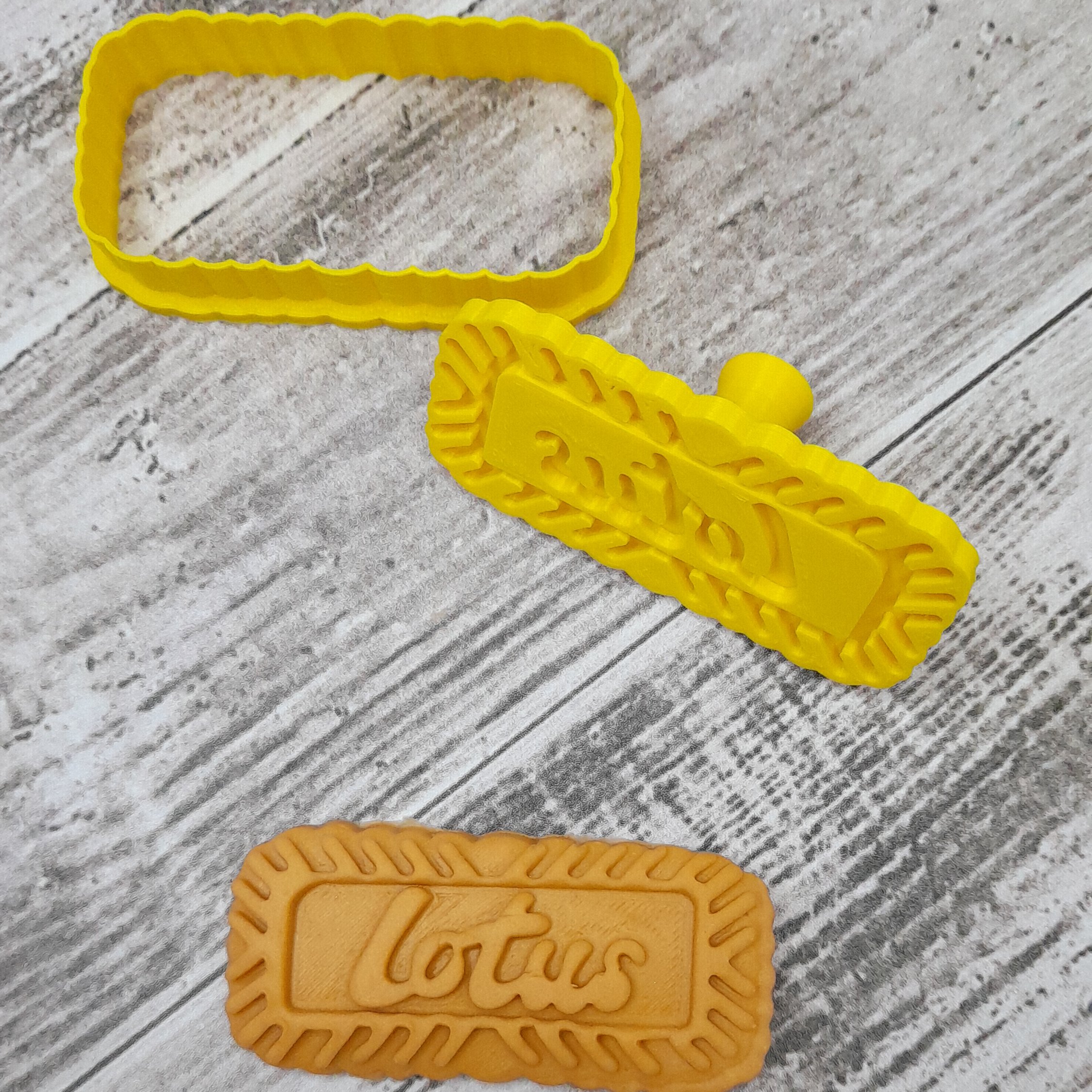 قالب و مُهر شیرینی لوتوس، 7 سانت ،