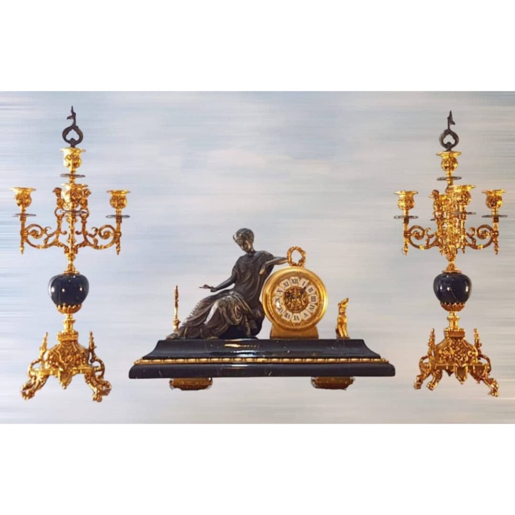 ساعت و شمعدان طلایی و مشکی زن - ترنم گالری