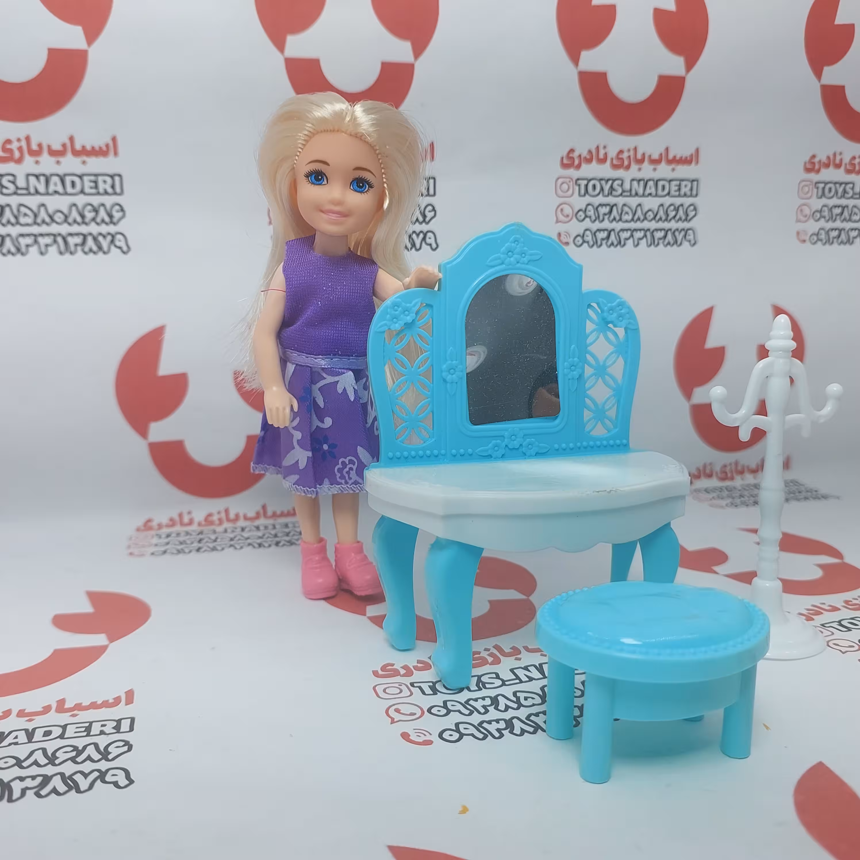عروسک مفصلی همراه با میز آرایش