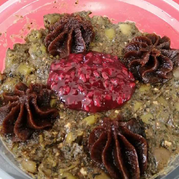 زیتون پرورده .خانگی با گردو وسبزیجات محلی عالی و خوشمزه ارسال با باکس یخ . لطفا توضیحات مطالعه بفرمایید 500 گرم