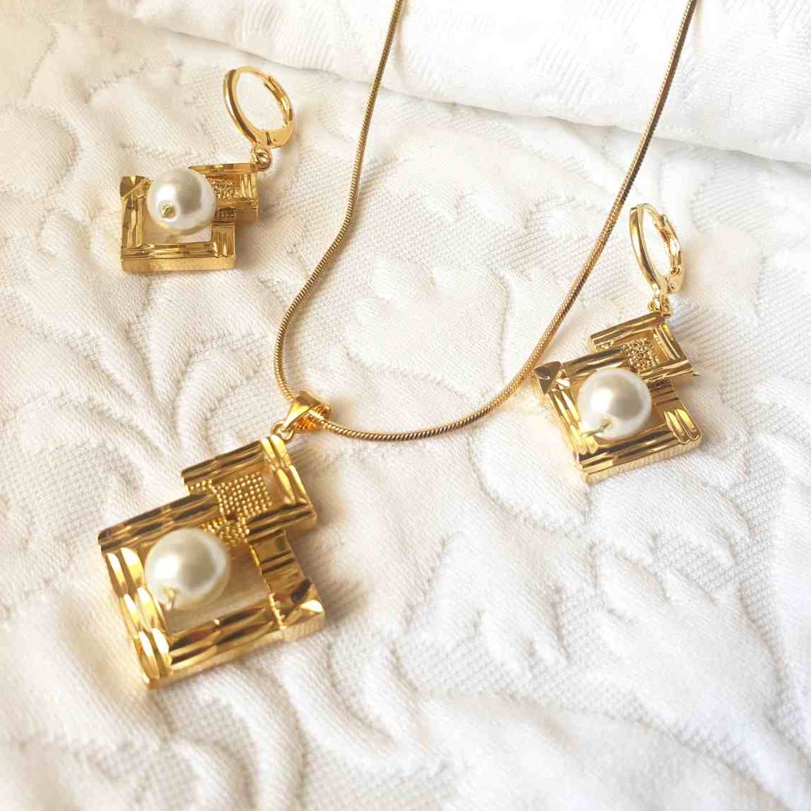 نیم ست رنگ ثابت طرح طلا مدل لوزی 