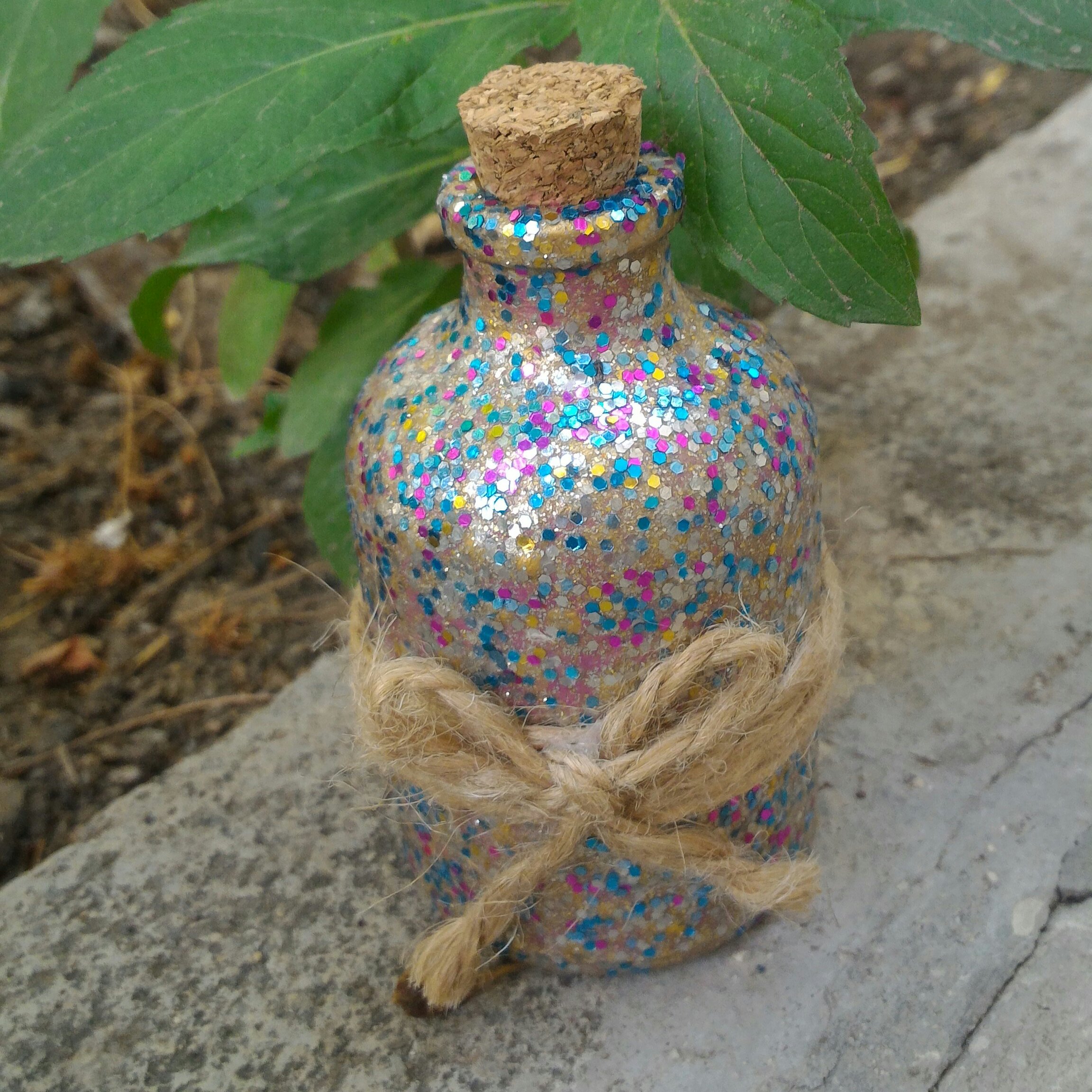 بطری های اکلیلی خاص و لاکچری...
جهت استفاده تزیینی...