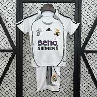 لباس کلاسیک بچه گانه رئال مادرید 2007-2006 کیت اول