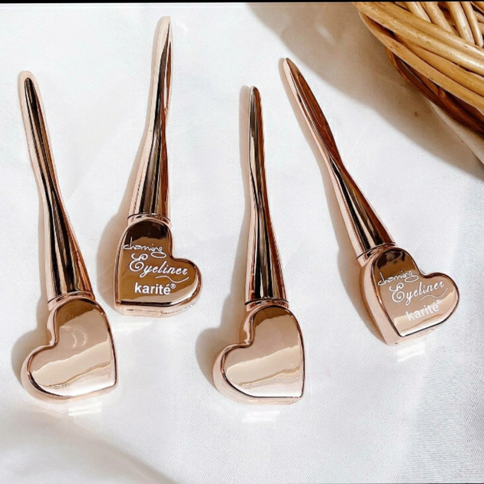 خط چشم ماژیکی قلبی