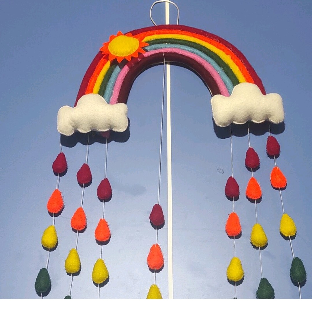 رنگین کمونه نمدی زیبا.            