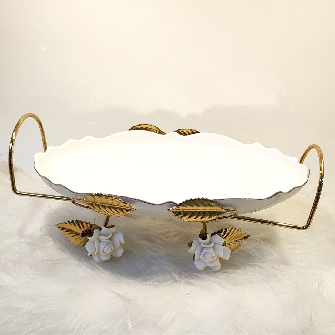 شکلات خوری بیضی متوسط لب طلا استند دار طلایی گل چینی