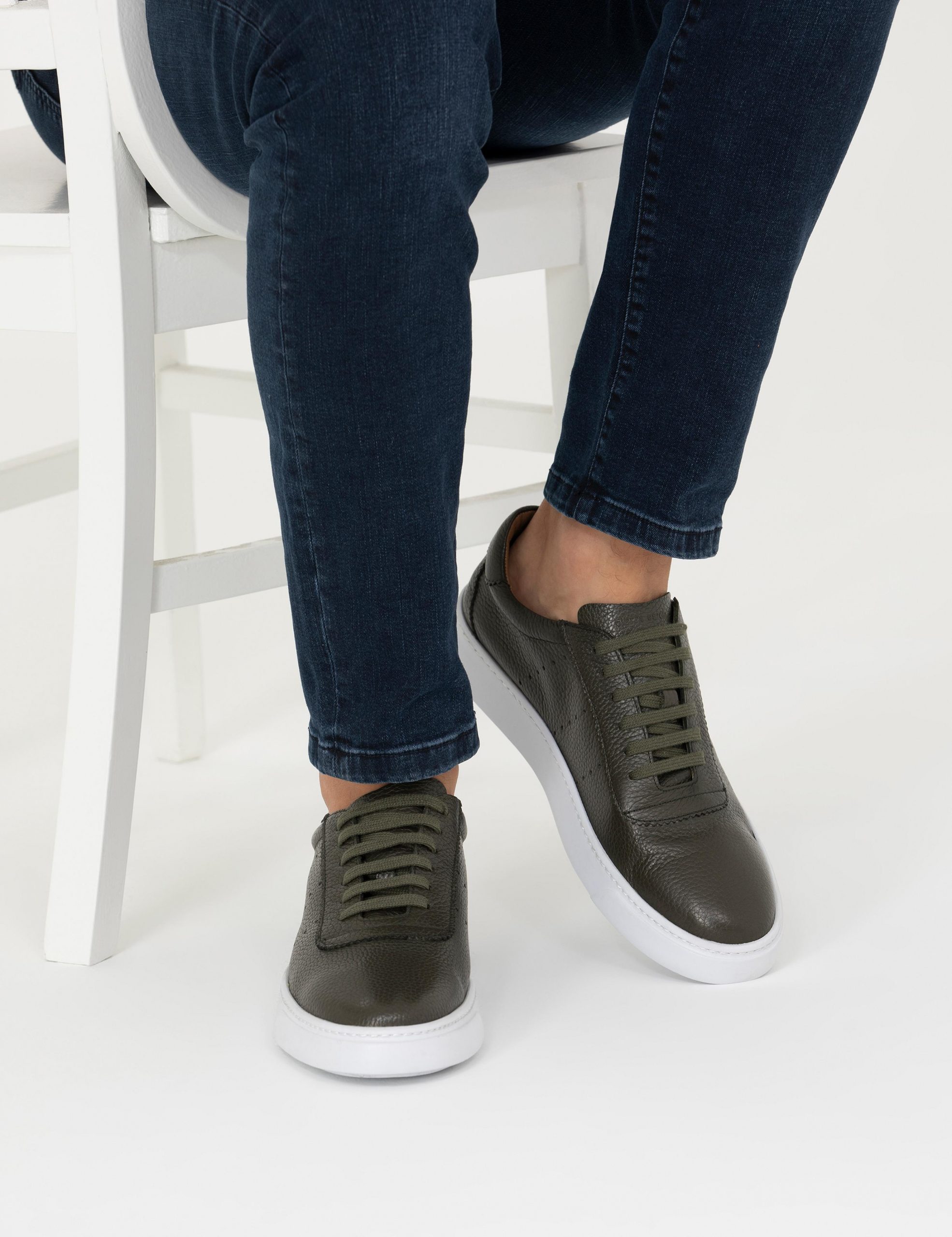 کفش روزمره مردانه خاکی روشن پیرکاردین - فروشگاه لباس شهرمون