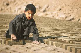 کار تحقیقی در مورد جنبه های حقوقی اطفال در کشورهای مختلف