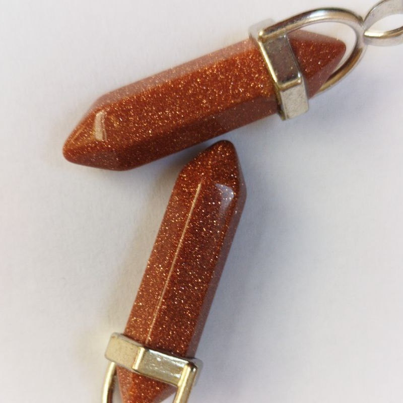 منشور کوچک دلربا سنگ اصل رنگ قهوه ای اکلیلی با رنجیر استیل 