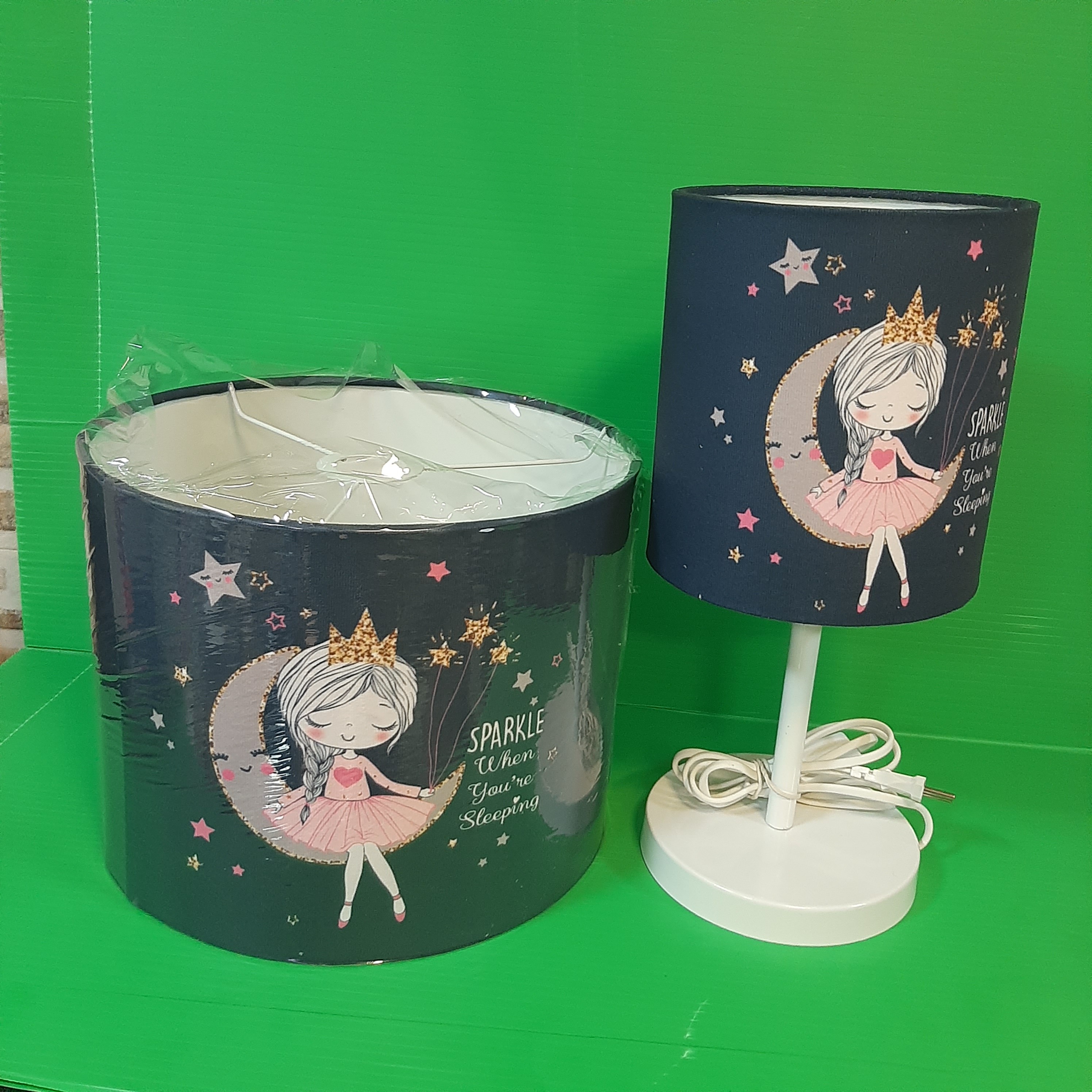 لوستر و آباژور اتاق کودک طرح دختر روی ماه