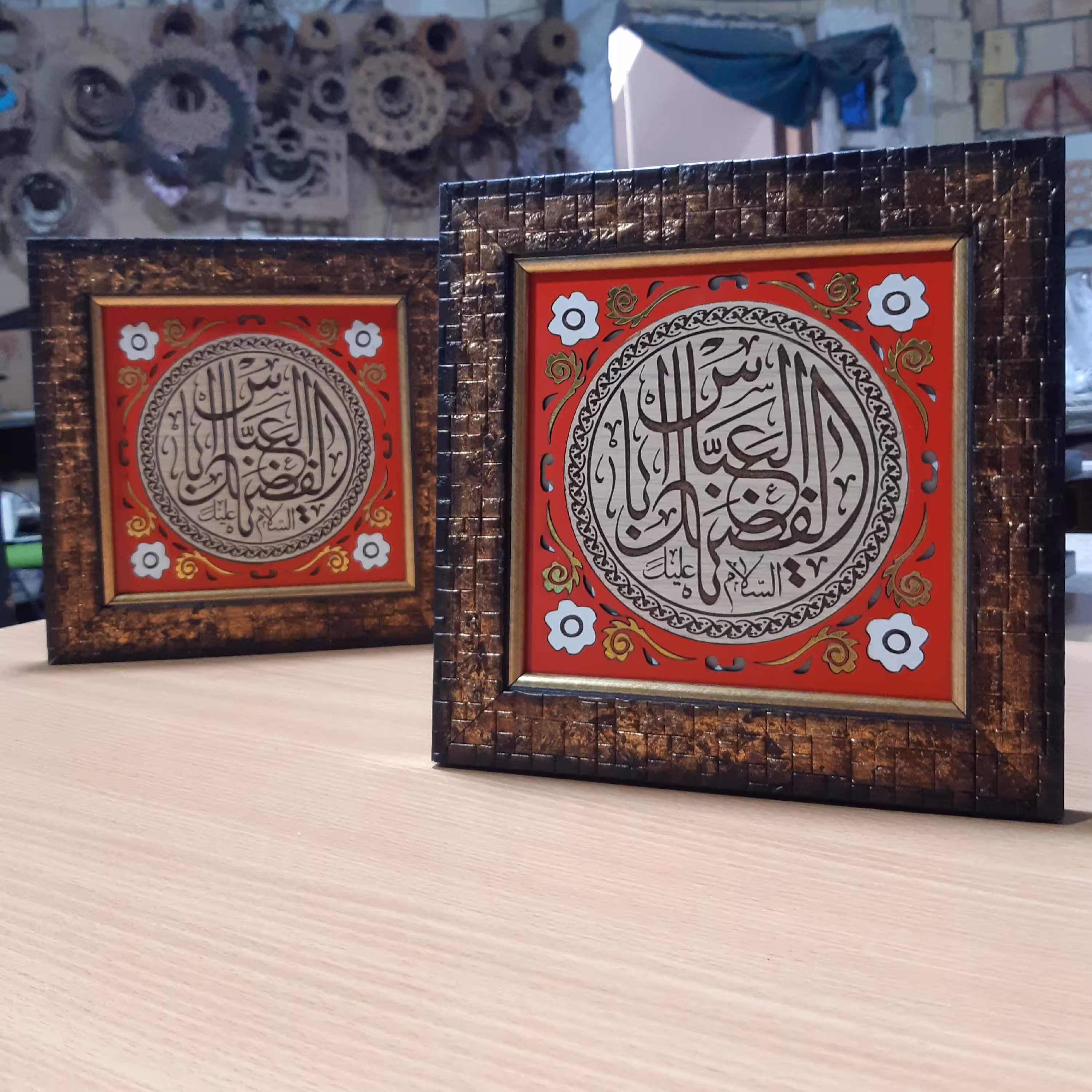 تابلو عاشورایی   که با نام امام حسین، ابلفظل زینب کبری  طراحی شده  که در ابعاد 20 در 20 مناسب برای هدیه و دکور.اربعین 