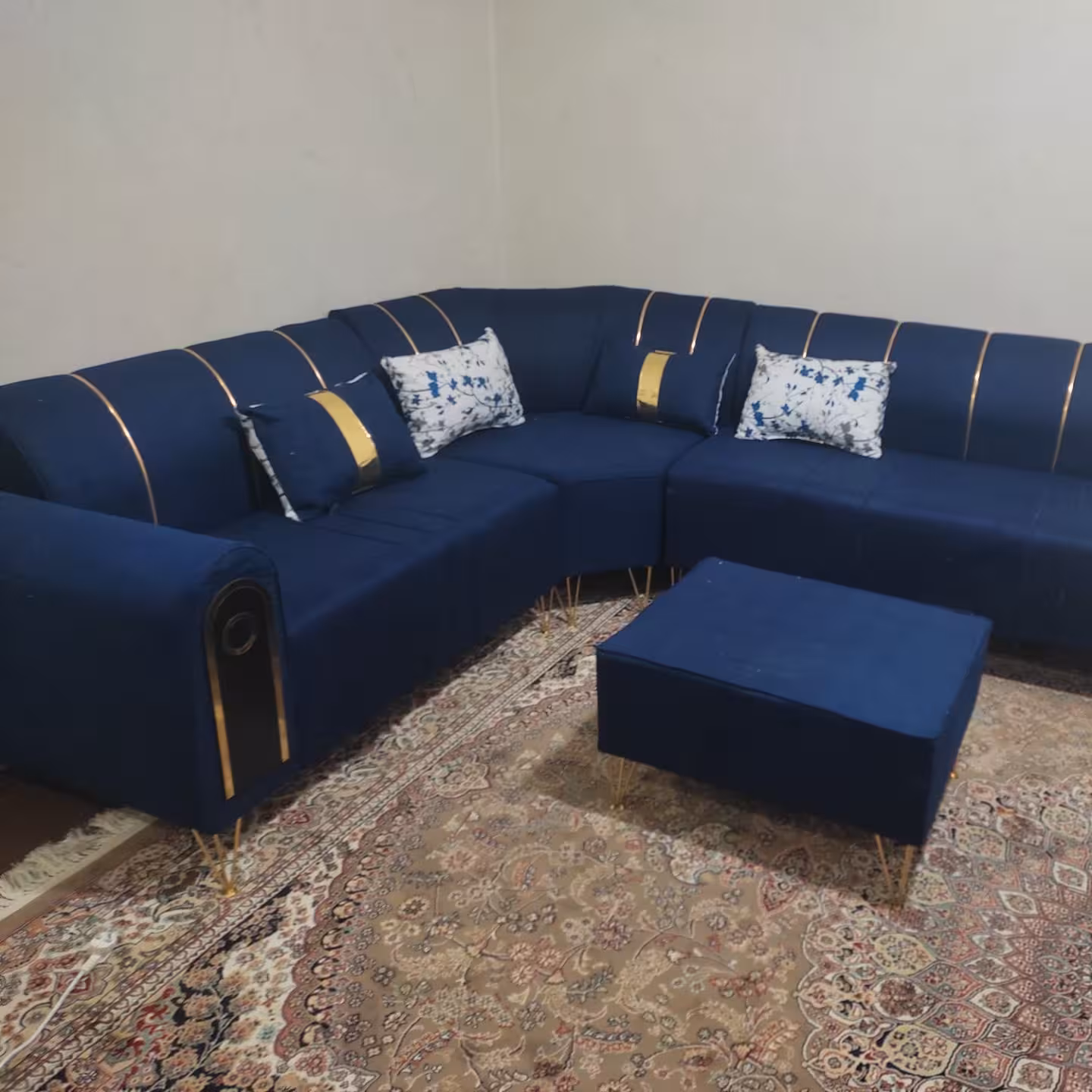 مبل چستر ال شیک 