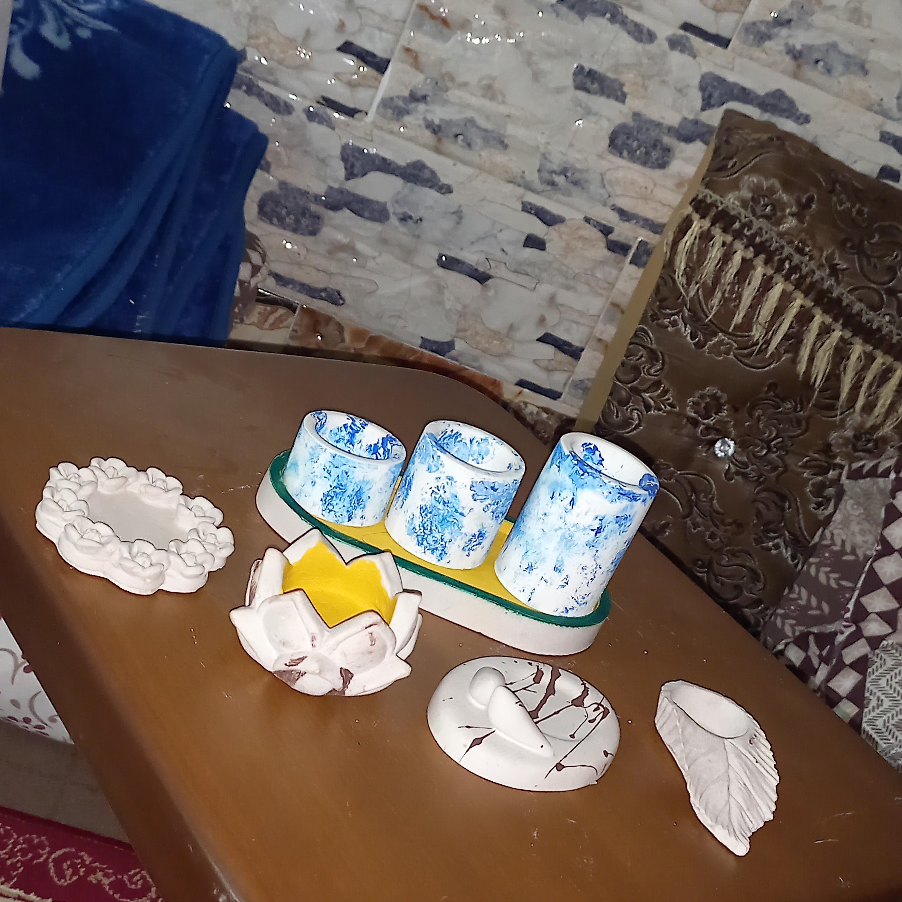 شمعدان در طرح و رنگ های متنوع