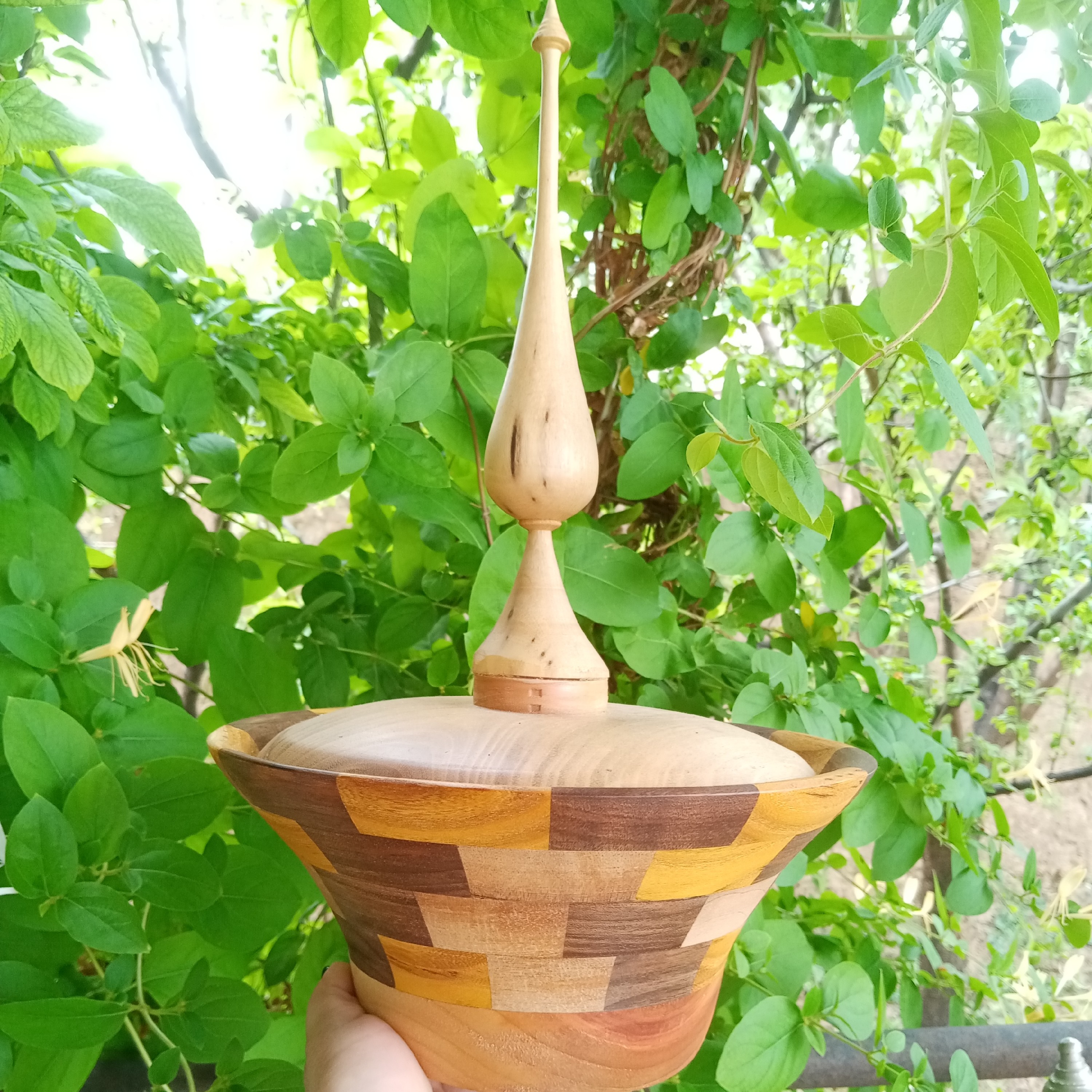 کاسه خراطی در دار  دست ساز ِ  لایه چینی