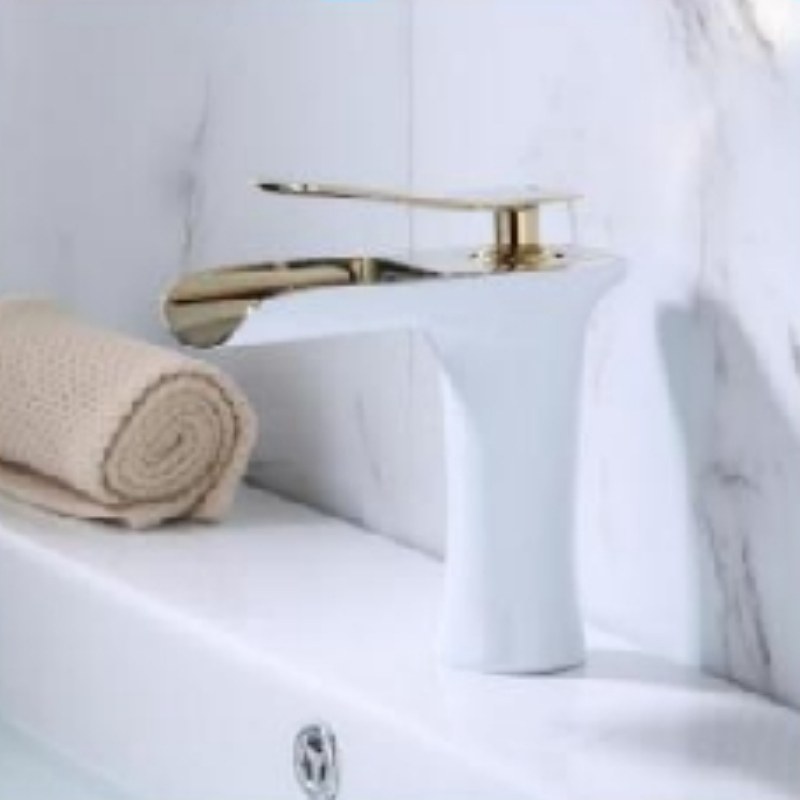 شیر روشویی آبشاری سفید طلایی هزینه ارسال پسکرایه