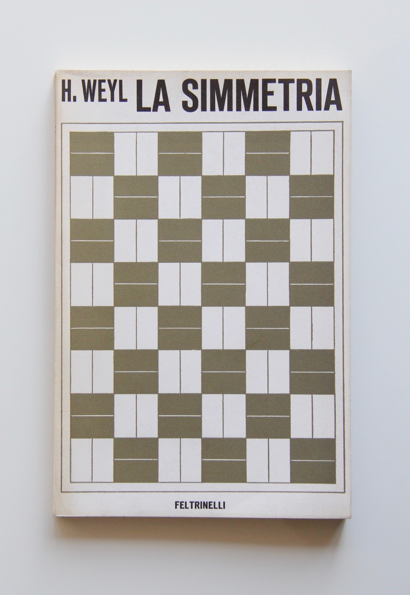 خرید و دانلود نسخه کامل کتاب La simmetria