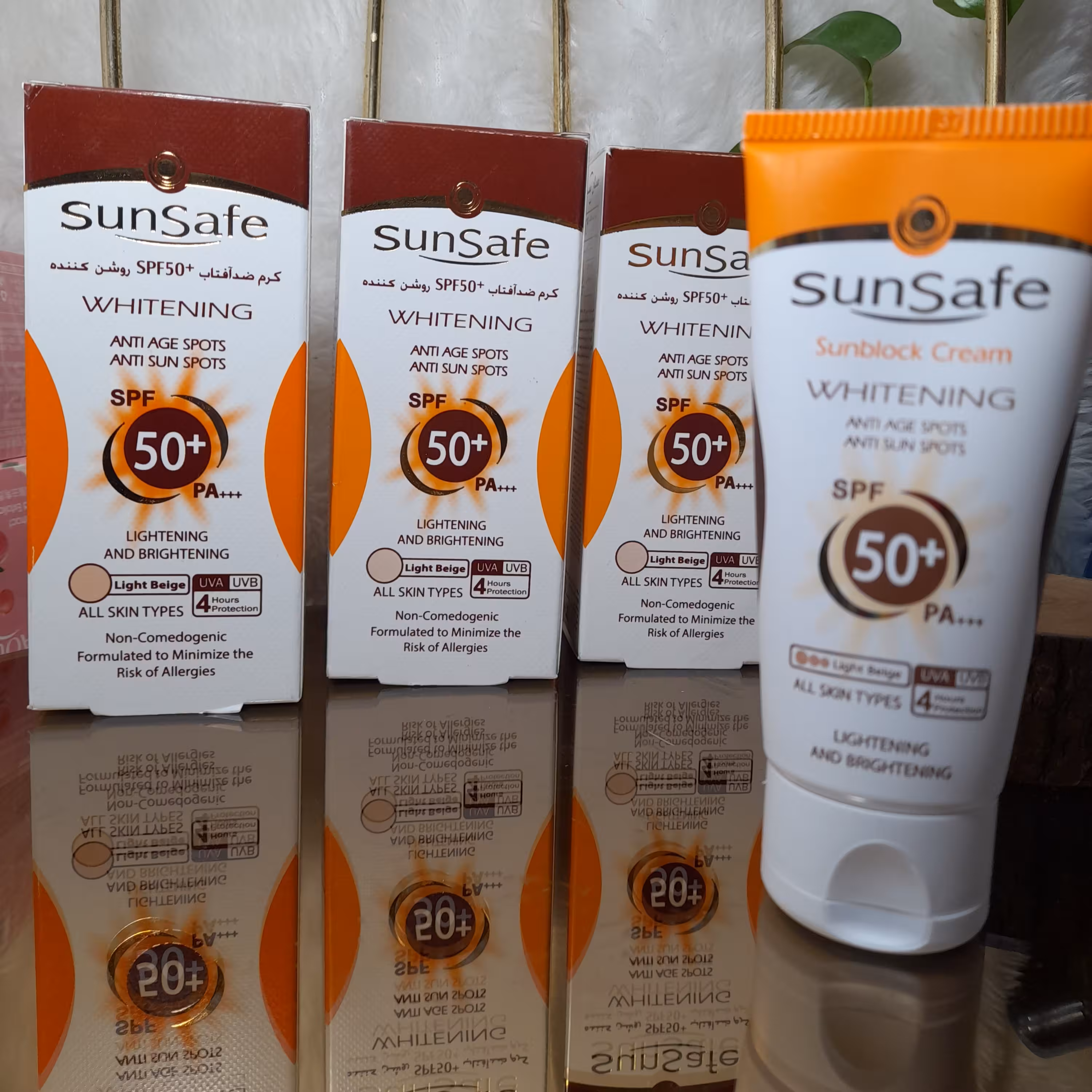 کرم ضدآفتاب spf50 روشن کننده  کرم پودری بژ روشن