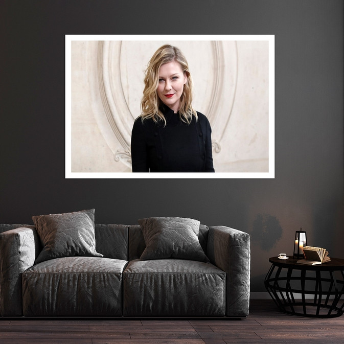 تابلو بکلیت طرح مشاهیر سینمای جهان کریستین دانست مدل قاب شاسی W-s10071 | دنیای قاب