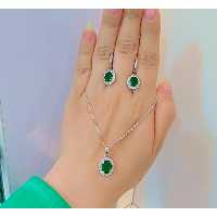 نیم ست نقره زنانه نگین زمردی با عیار925 استاندارد و آبکاری طلا سفید