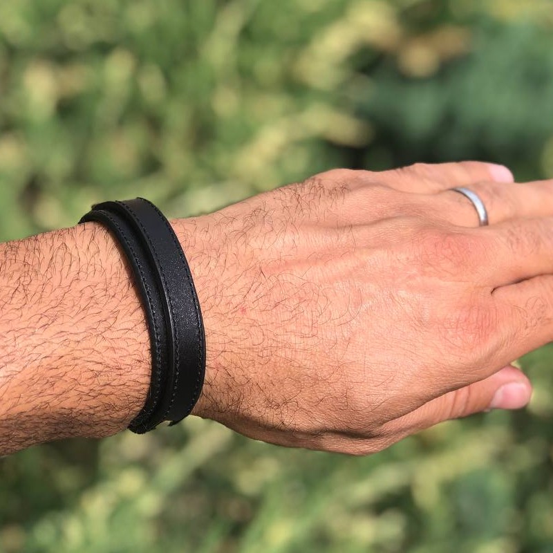 دستبند چرمی طرح 2 رنگ مشکی            