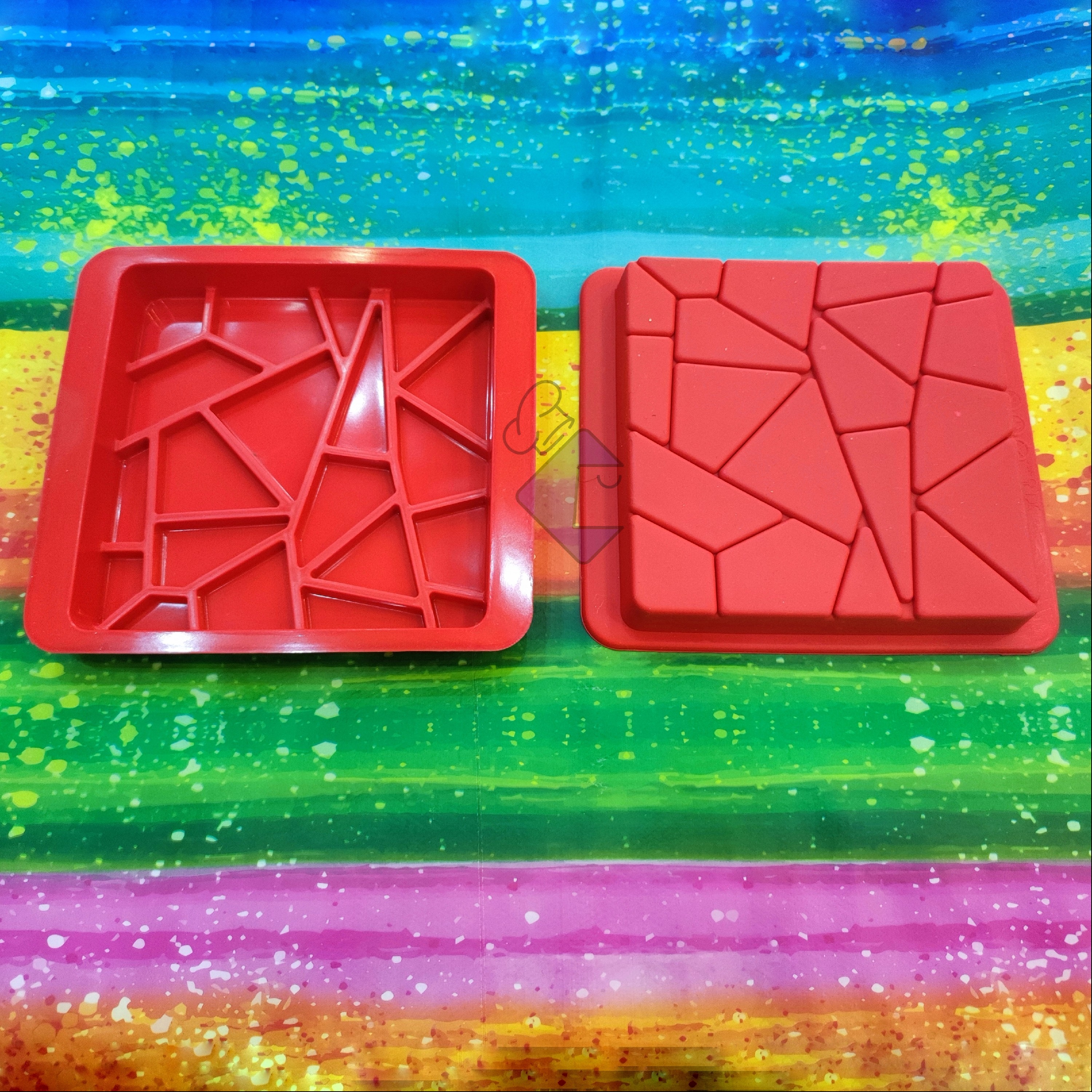 قالب سیلیکونی رزین و شمع سازی و صابون دستساز خانگی و شکلات و ... طرح تبلتی سنگی ده در ده سانت