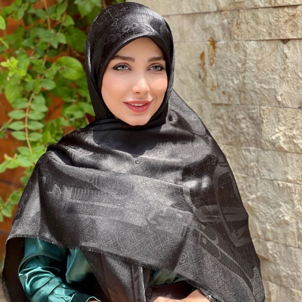 روسری نخ ابریشم ژاکارد دورو لمه دار وارداتی قواره 140 رنگ مشکی طرح کمربندی ارسال رایگان